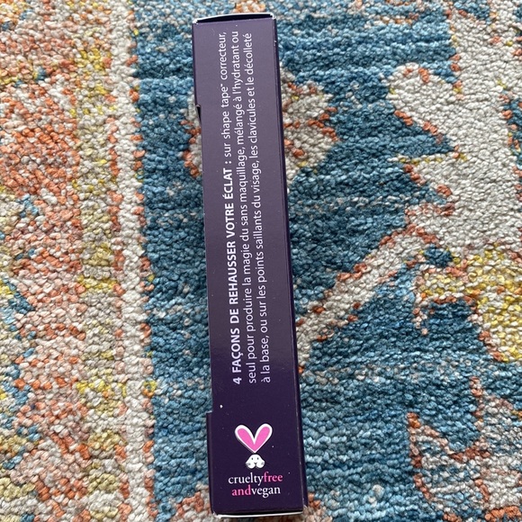 Tarte shape tape glow wand in alight - Picture 2 of 6